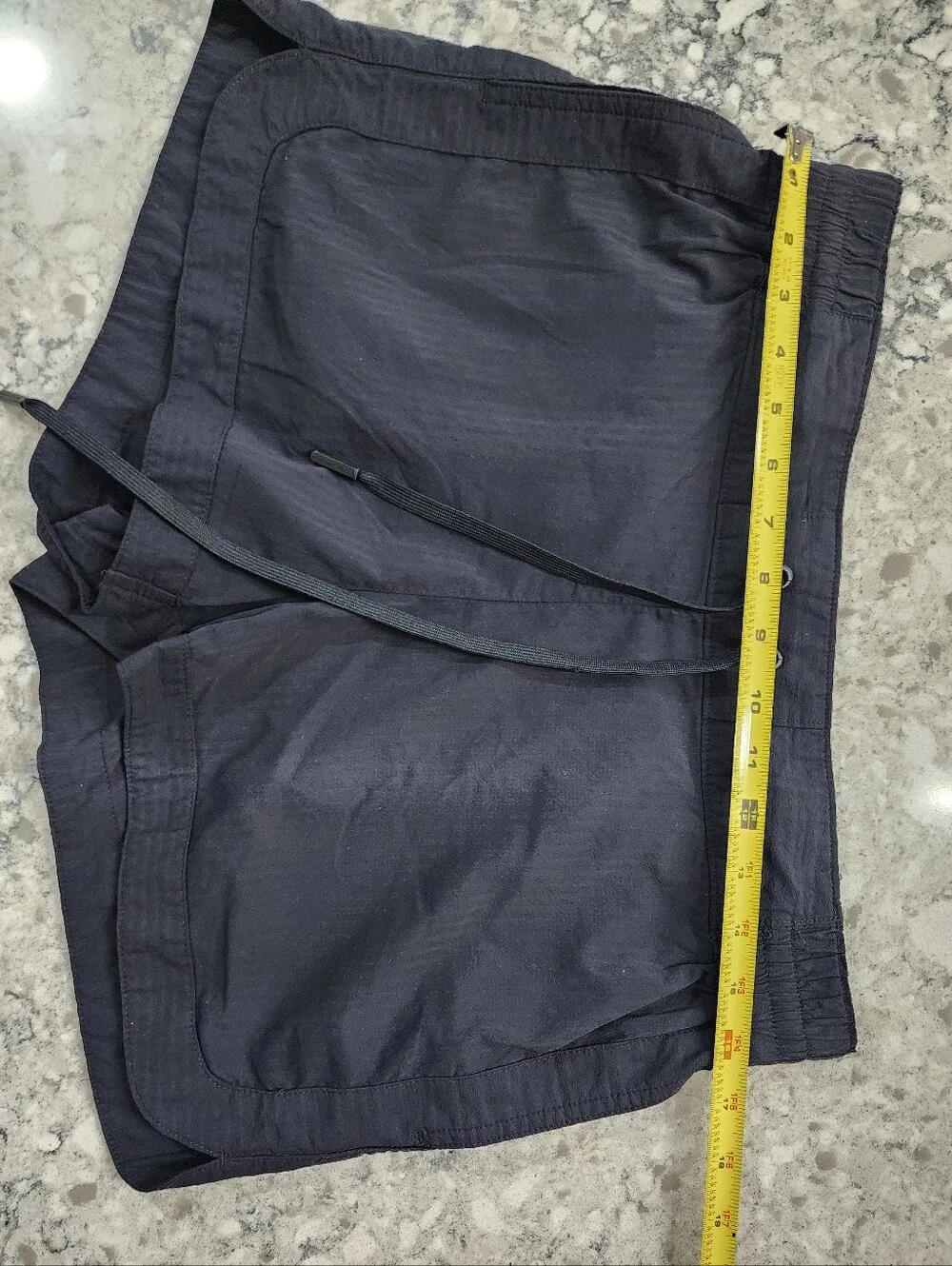 Vineyard Vines Black Elastic Waist Perfect Summer Shorts with Drawstring. Medium